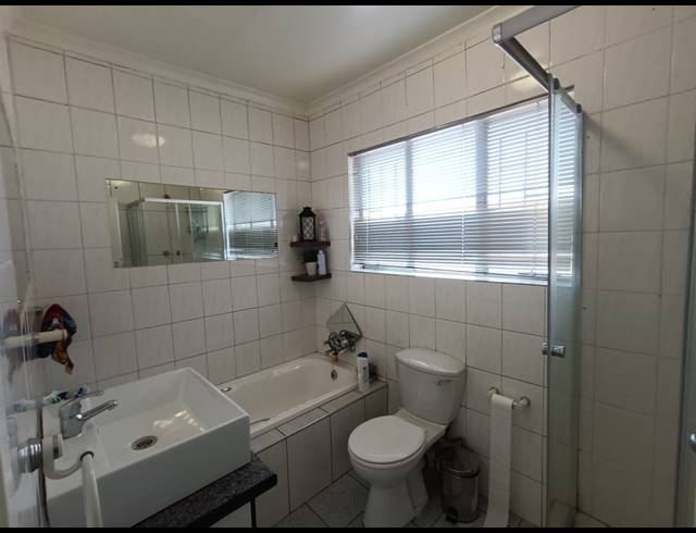 3 BEDROOM HOUSE FOR SALE IN VANDERBIJLPARK SE 4